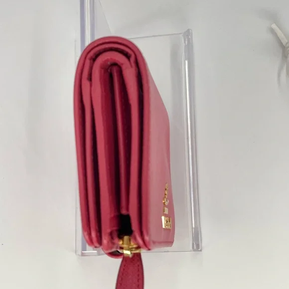 Prada Vibrant Pink Saffiano Leather Bifold Wallet Great Condotion w/Dust Bag - Picture 7 of 13
